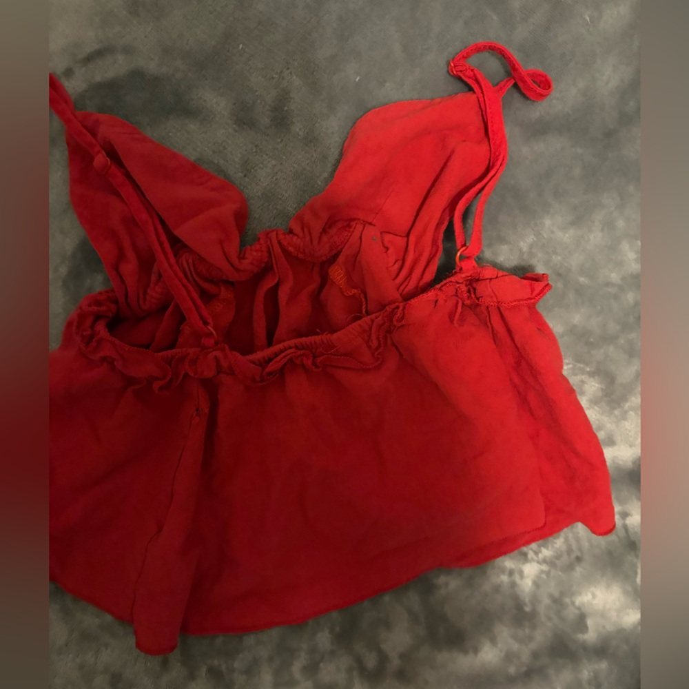 La Hearts Scarlet Ruffled Top - Picture 2 of 3